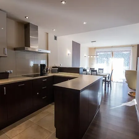 Apartament Z Kominkiem アパート