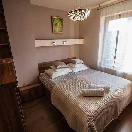 Apartament Z Kominkiem アパート *