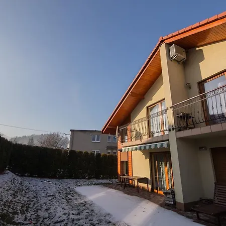 Apartament Z Kominkiem * ウストロン